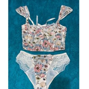 Specialty Victoria secret lingerie set !